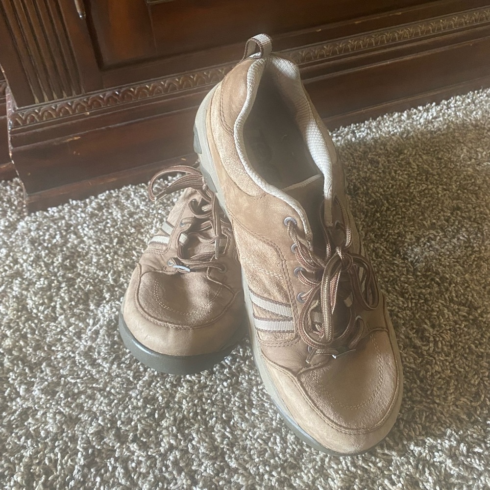 Teva Tan Sneakers Comfortable Walking Shoes